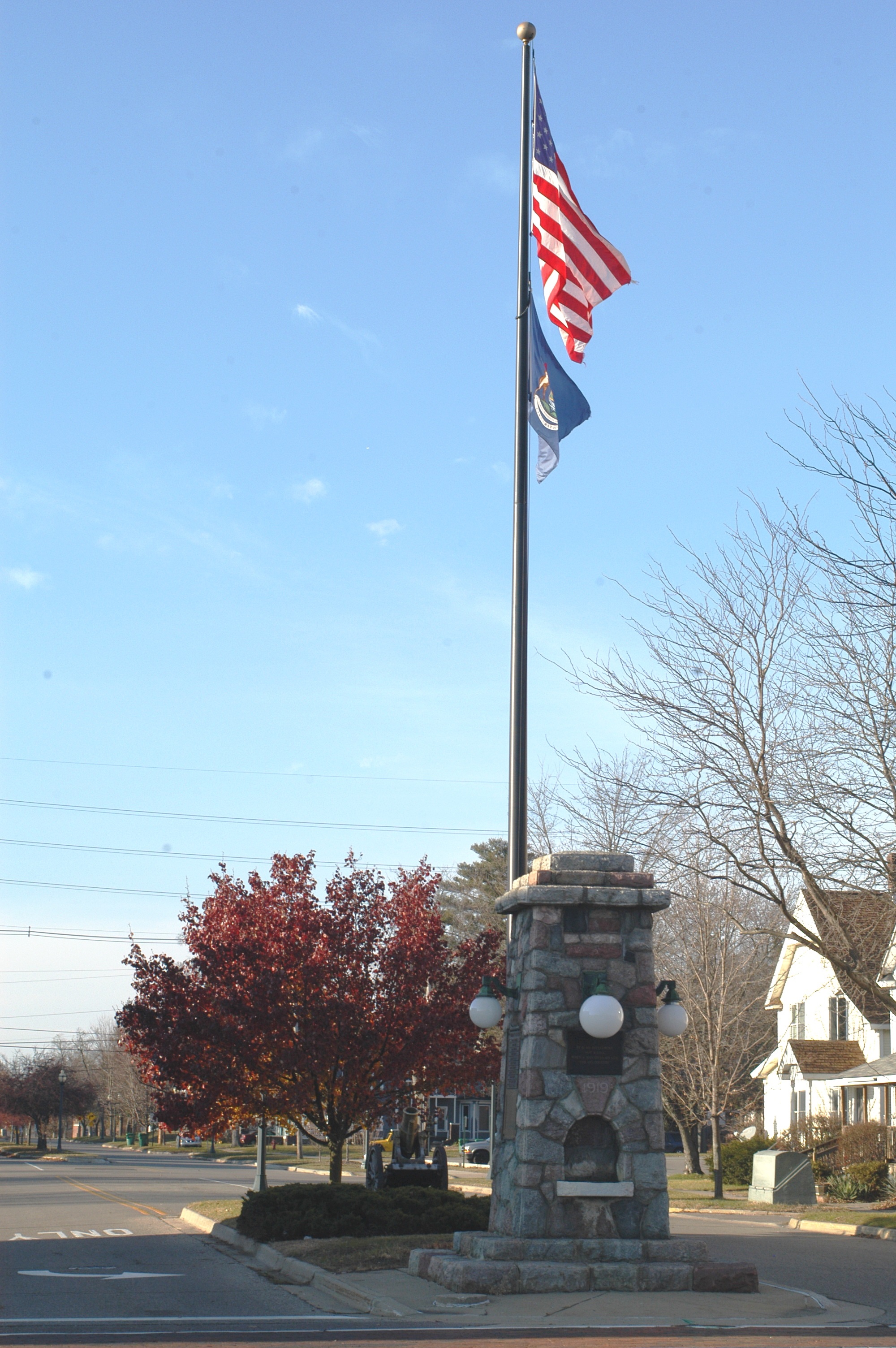 Zoom on the image : Cass County WW1 Memorial