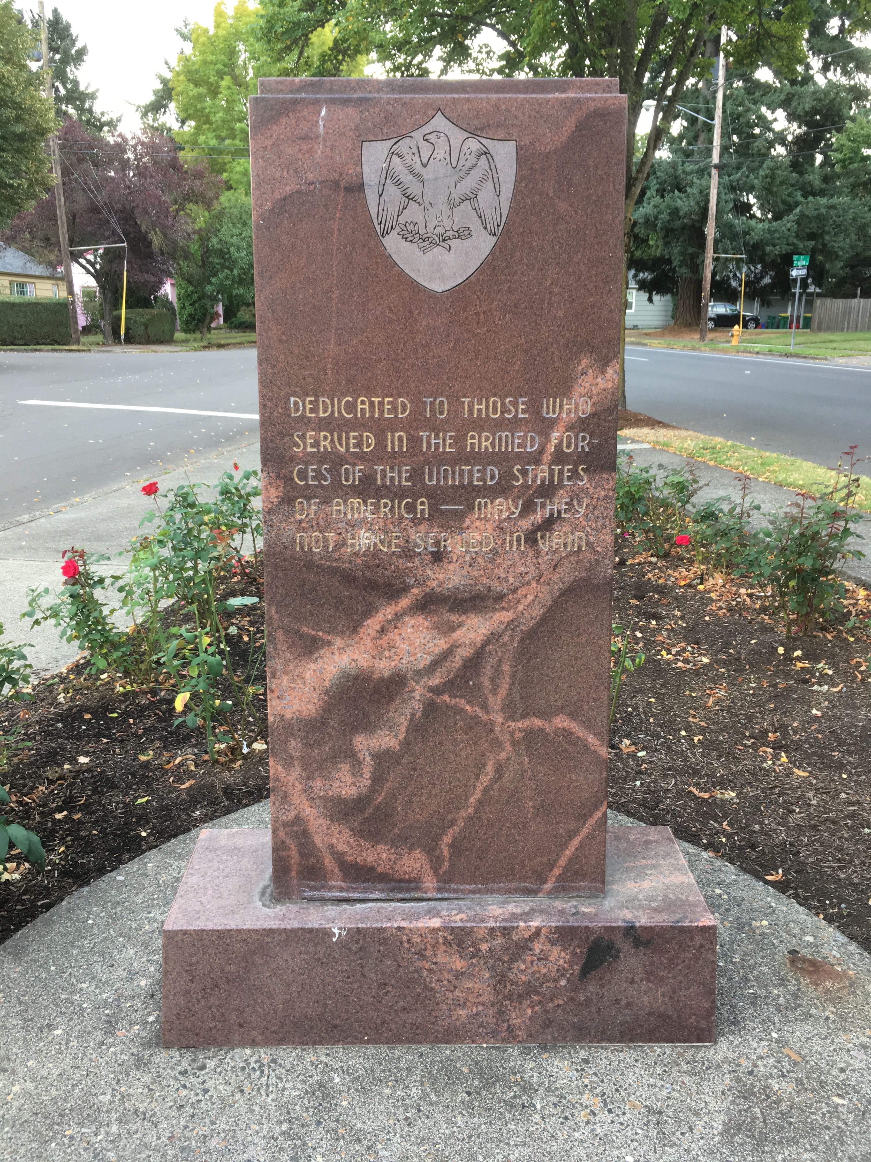 Zoom on the image : All Veterans Memorial Monument And Flag Pole