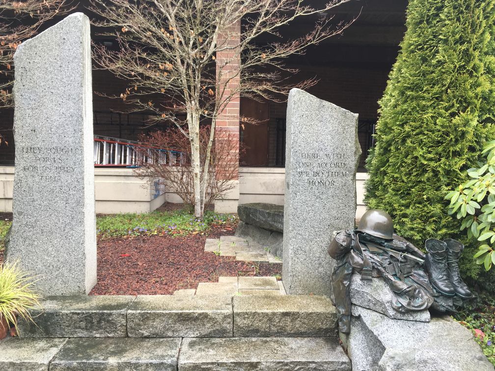 Zoom on the image : Bainbridge High School