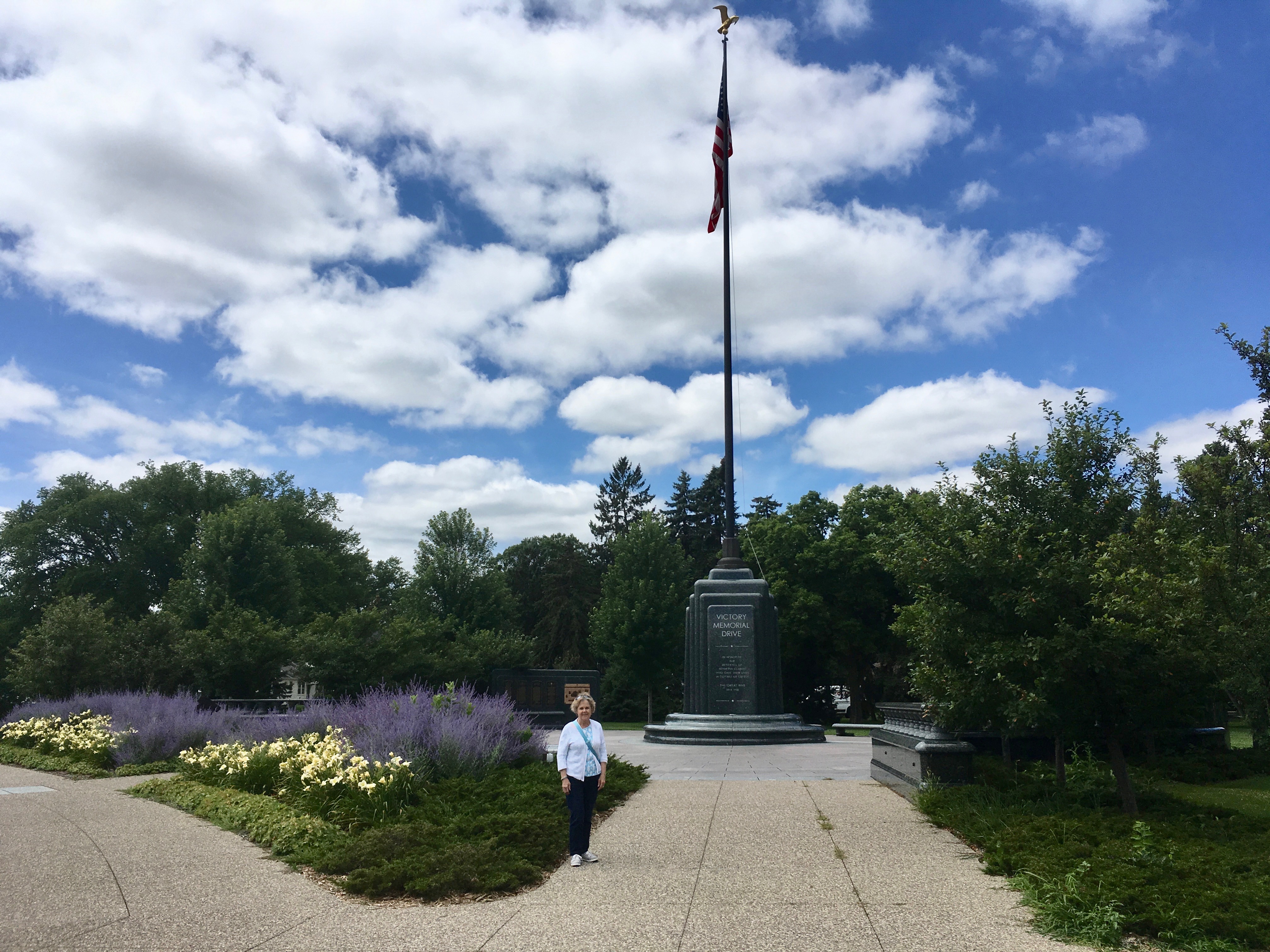 Zoom on the image : Minneapolis Memorial Parkway