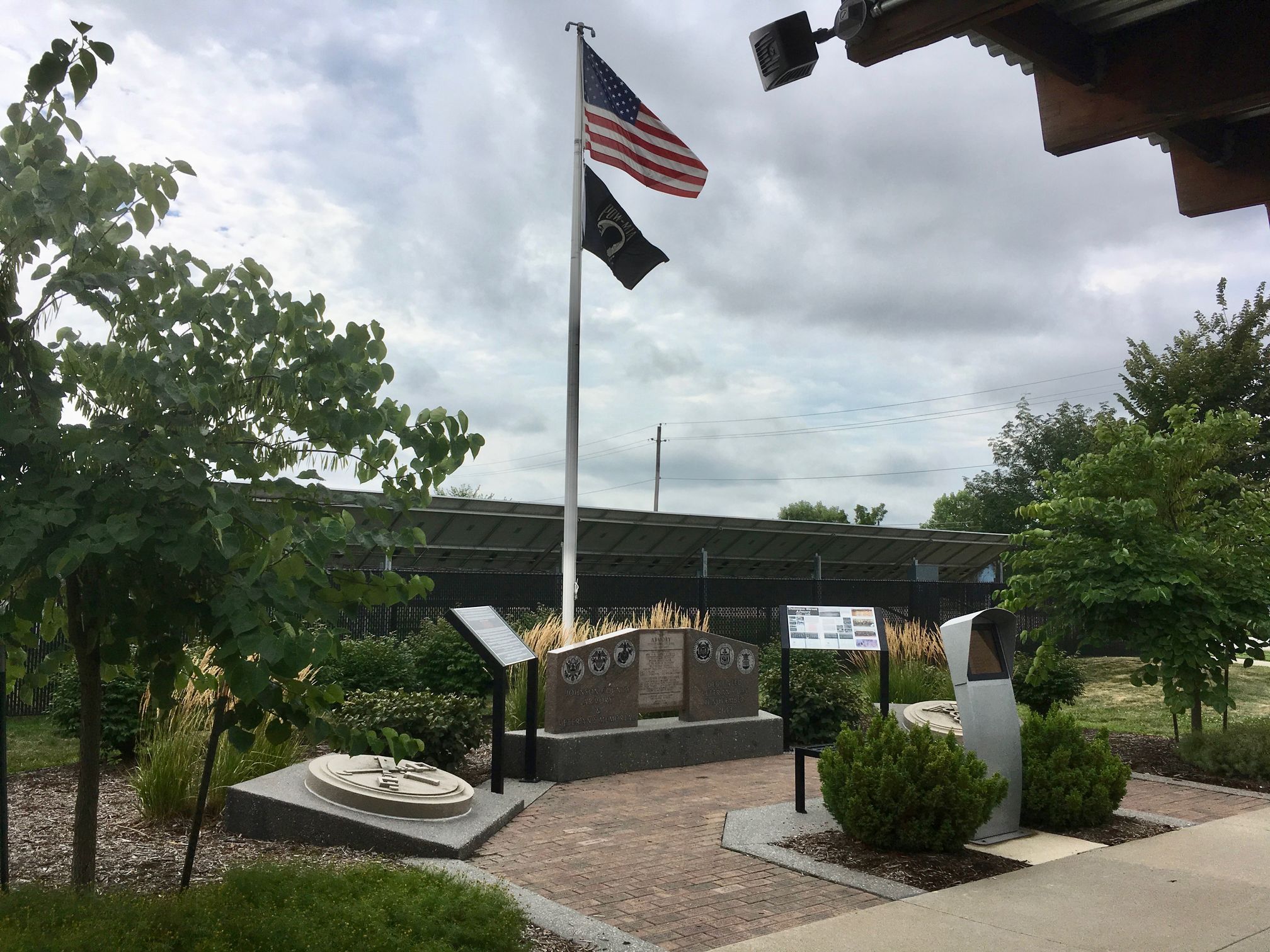 Zoom on the image : Johnson County Armory & Veterans Memorial