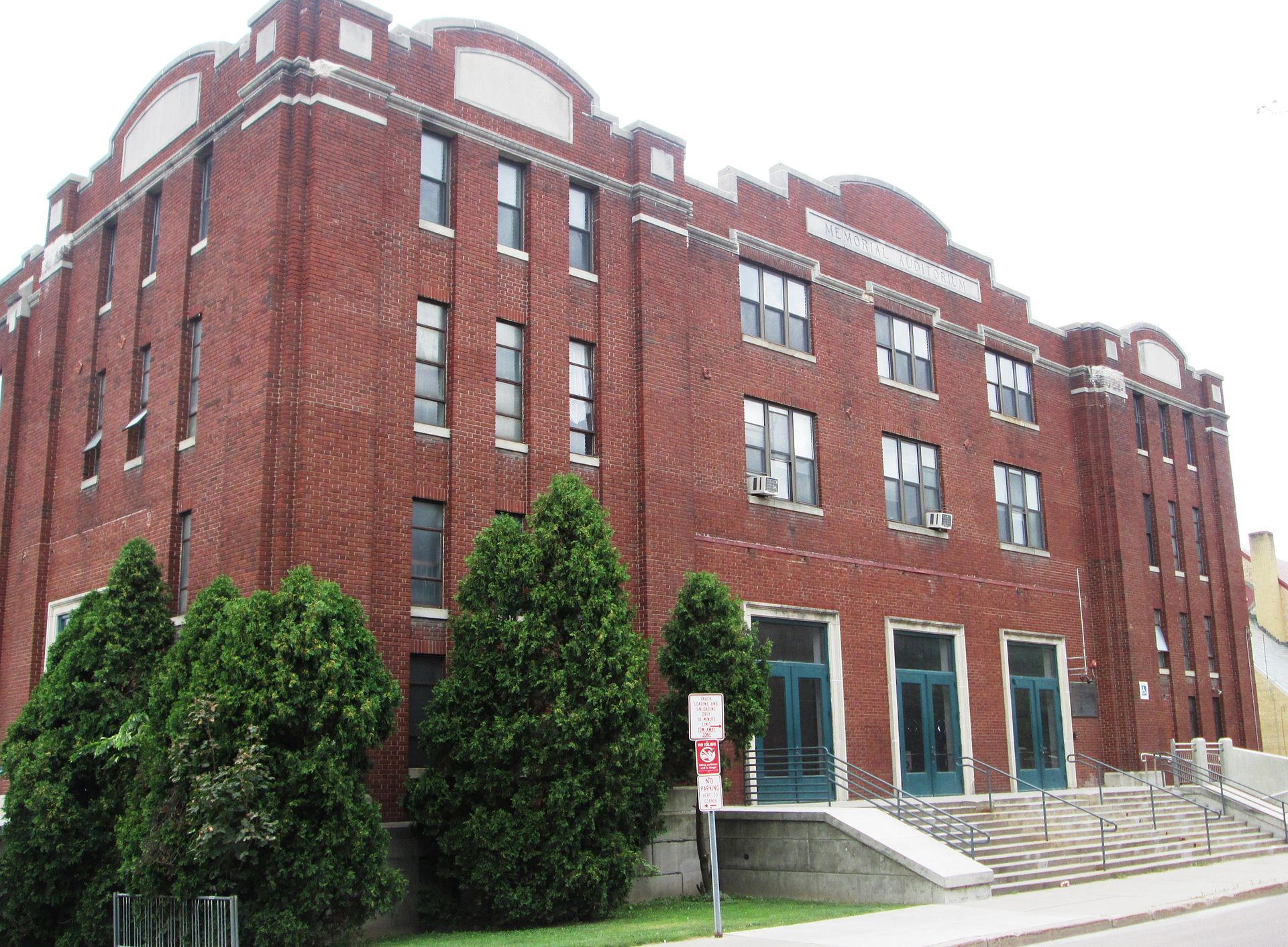 Zoom on the image : Memorial Auditorium, Burlington VT