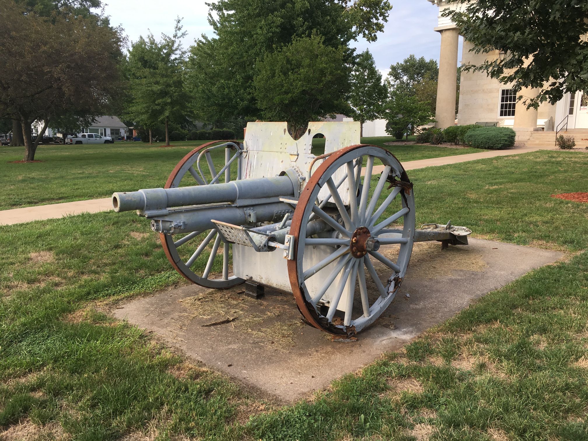Zoom on the image : Ralls County WW1 Memorial Artillery Unit