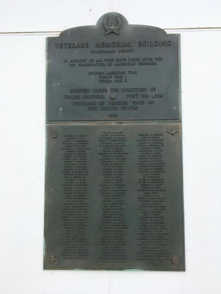 Zoom on the image : Clackamas War Memorial Plaque