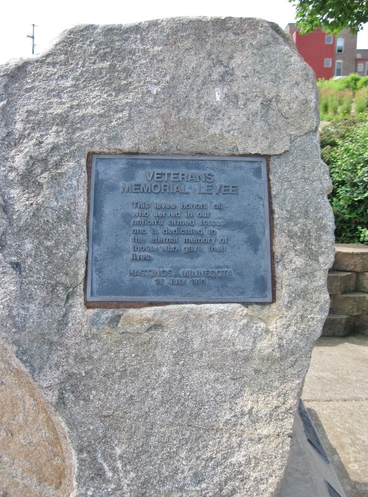 Zoom on the image : Veterans Memorial Levee Park