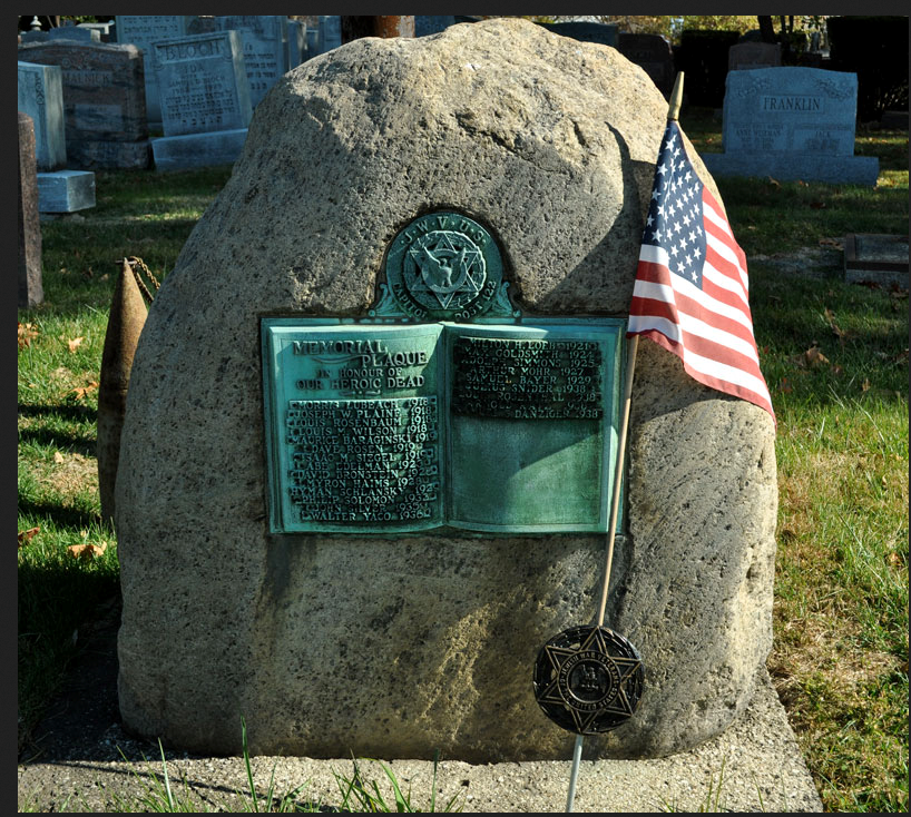 Zoom on the image : Memorial Plaque by Jewish War Veterans