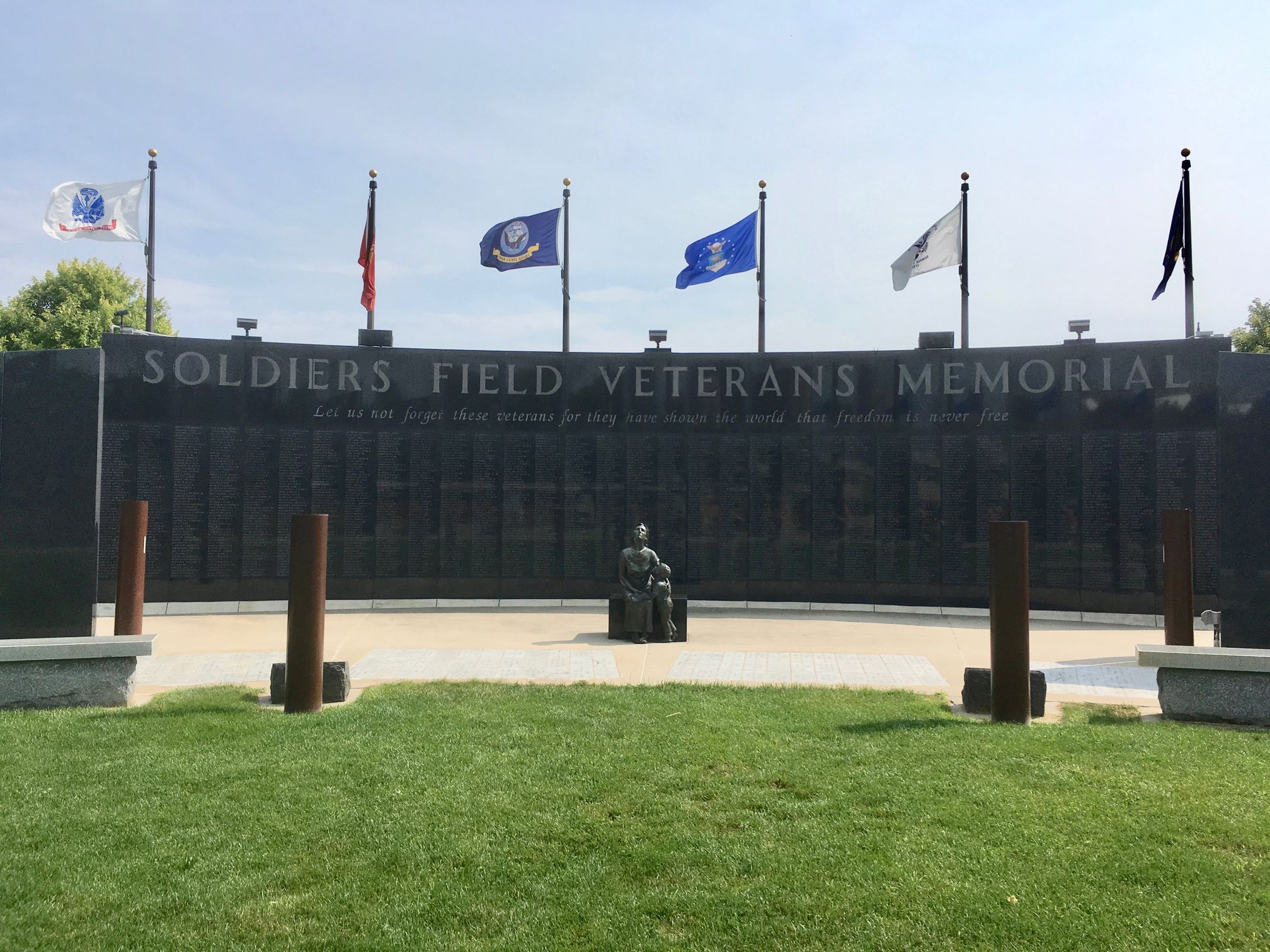 Zoom on the image : Soldiers Field Athletic Complex & Veterans Memorial