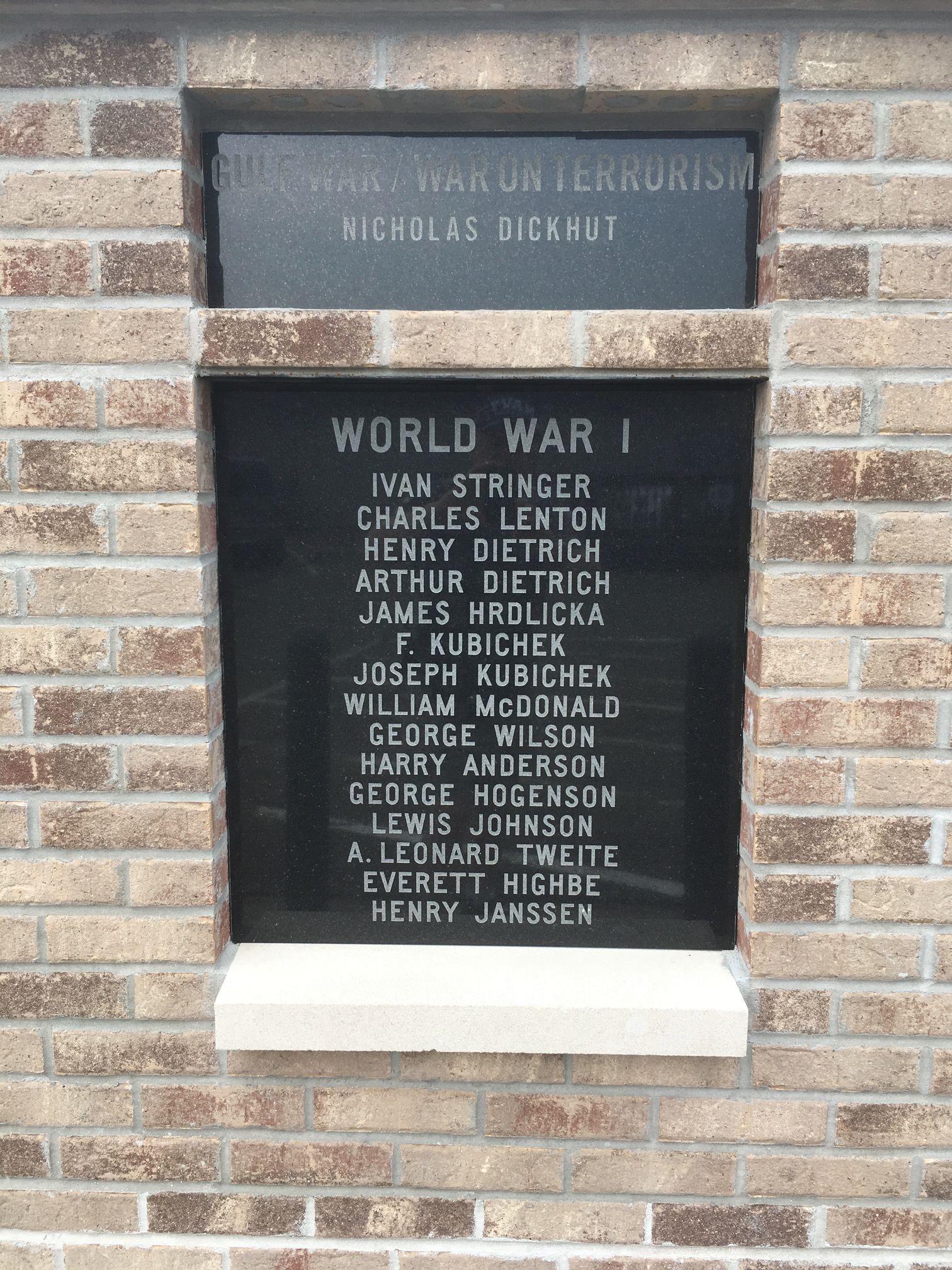 Zoom on the image : Stewartville Veterans Memorial