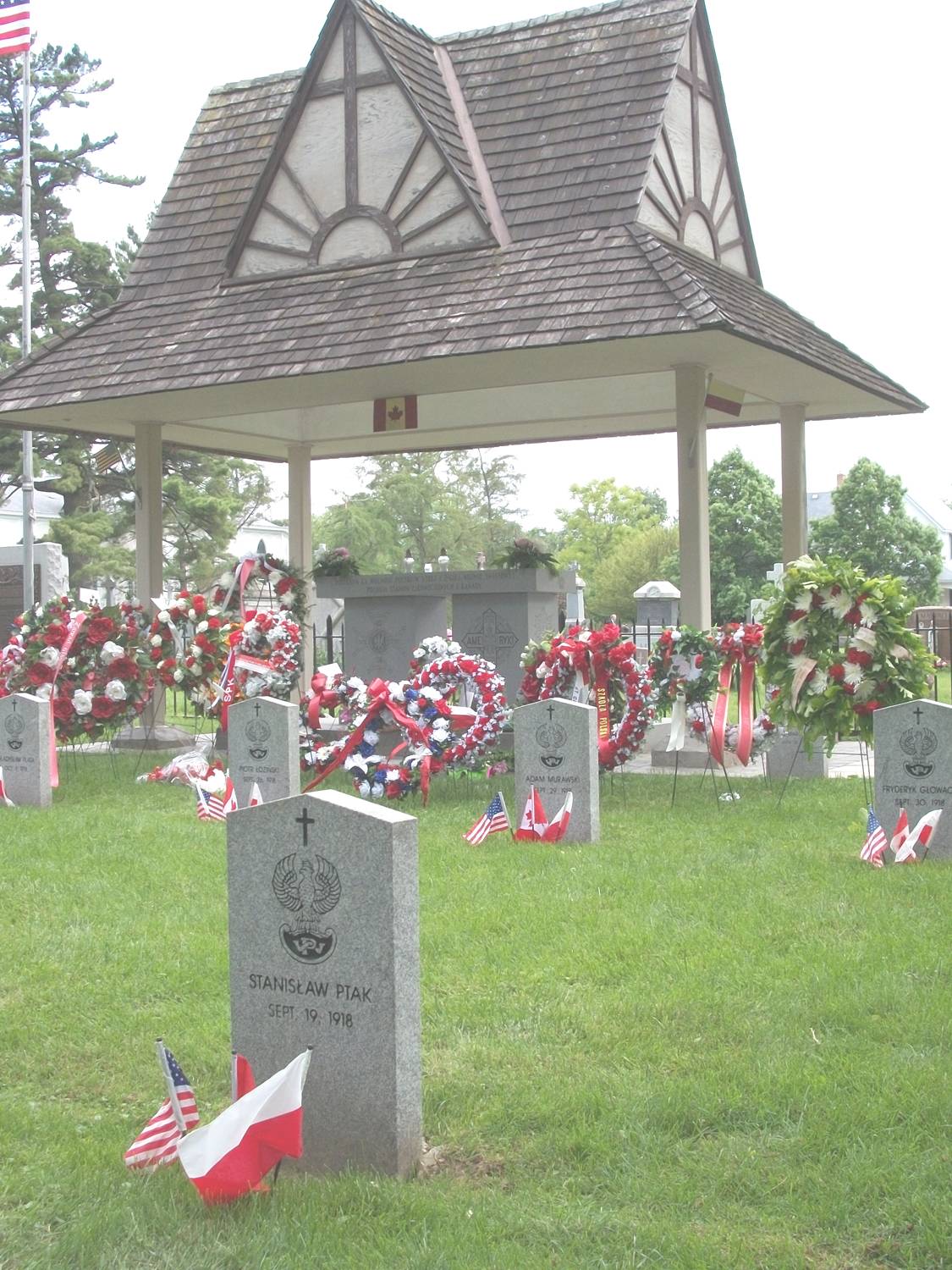 Zoom on the image : Niagara-On-The-Lake Historic Military Training Site and Cemetery of General Haller's Recruits - America’s Volunteers to the Polish “Blue” Army in France WW I (1917-1918)