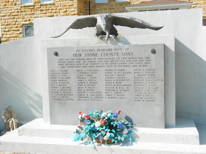 Zoom on the image : Stone County Veterans Memorial