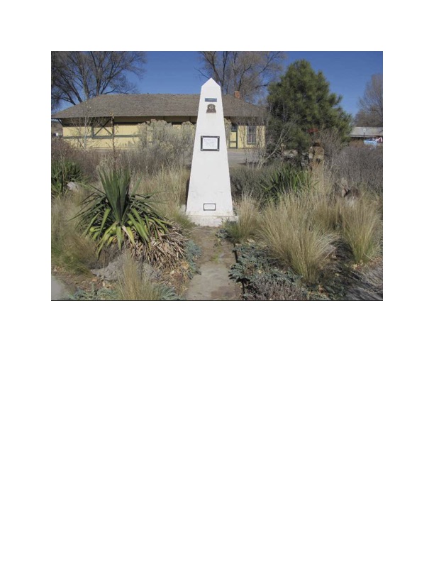 Zoom on the image : Capitan Veteran's Memorial