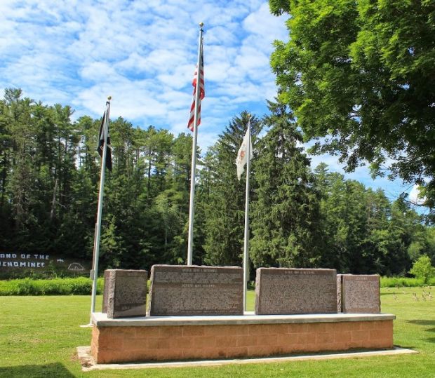 Zoom on the image : Menominee Indian War Veterans Memorial