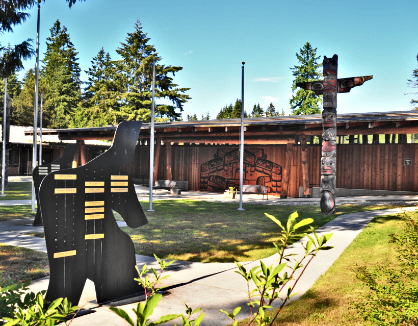Zoom on the image : Port Gamble S'Klallam Veterans Memorial