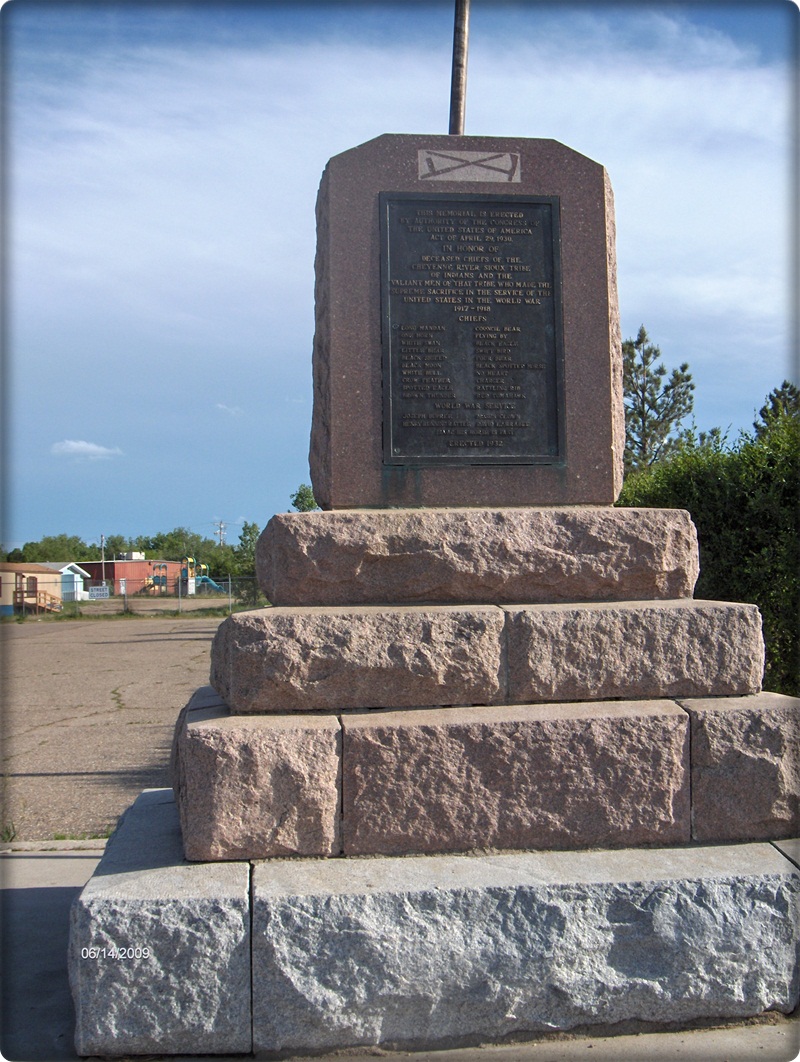 Zoom on the image : Cheyenne River Sioux World War I Memorial