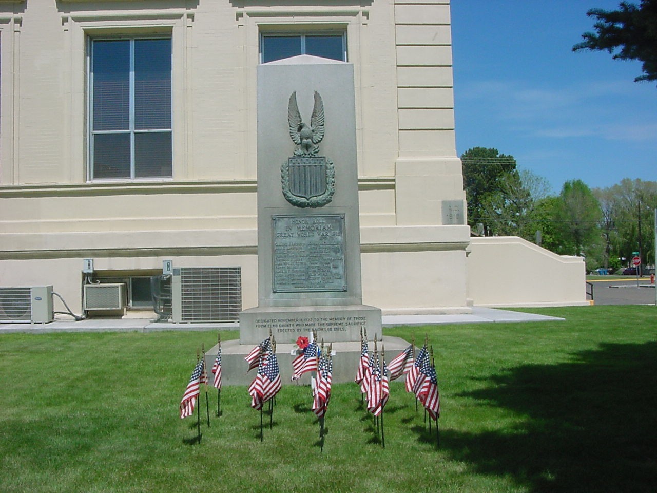 Zoom on the image : Elko County World War I Memorial