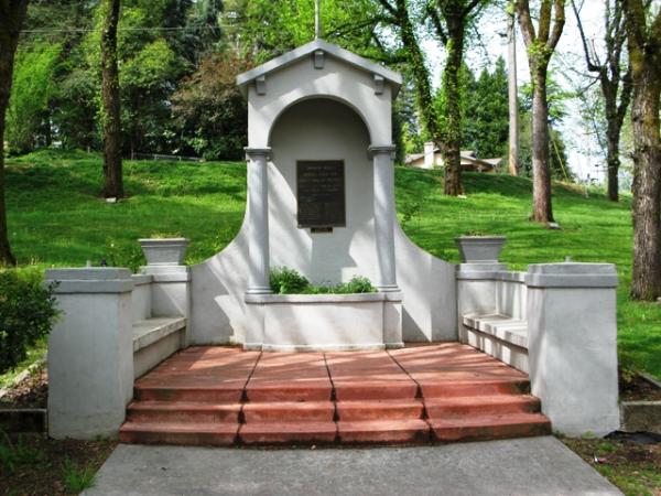 Zoom on the image : Nevada County WWI Memorial