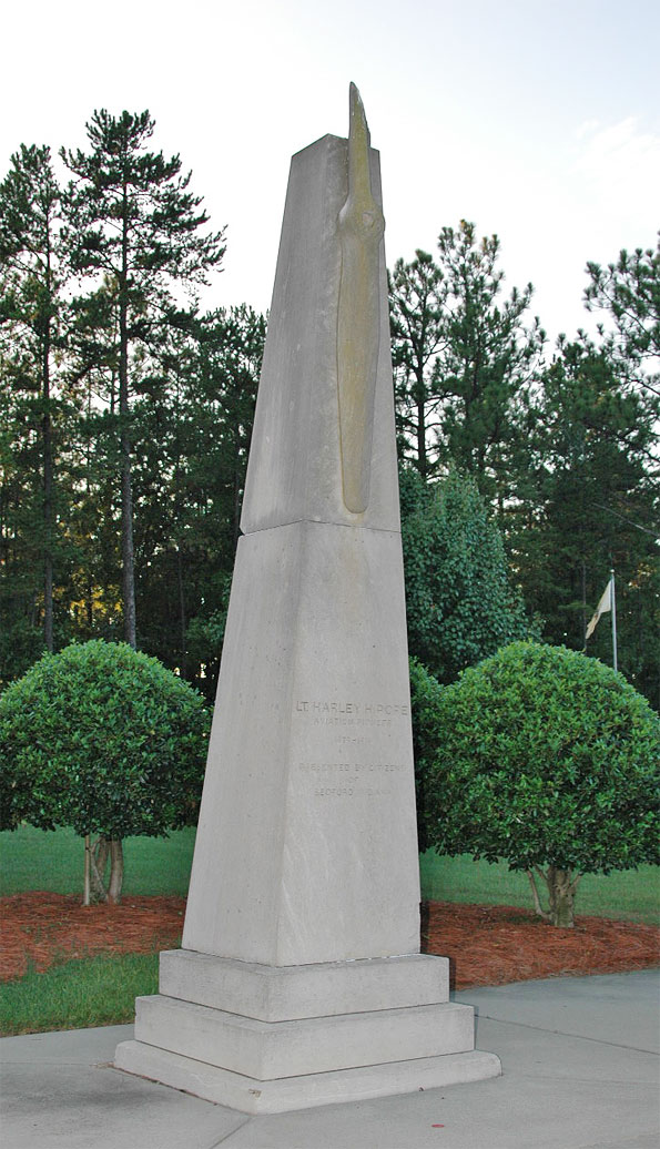 Zoom on the image : Lt. Harley H. Pope Memorial