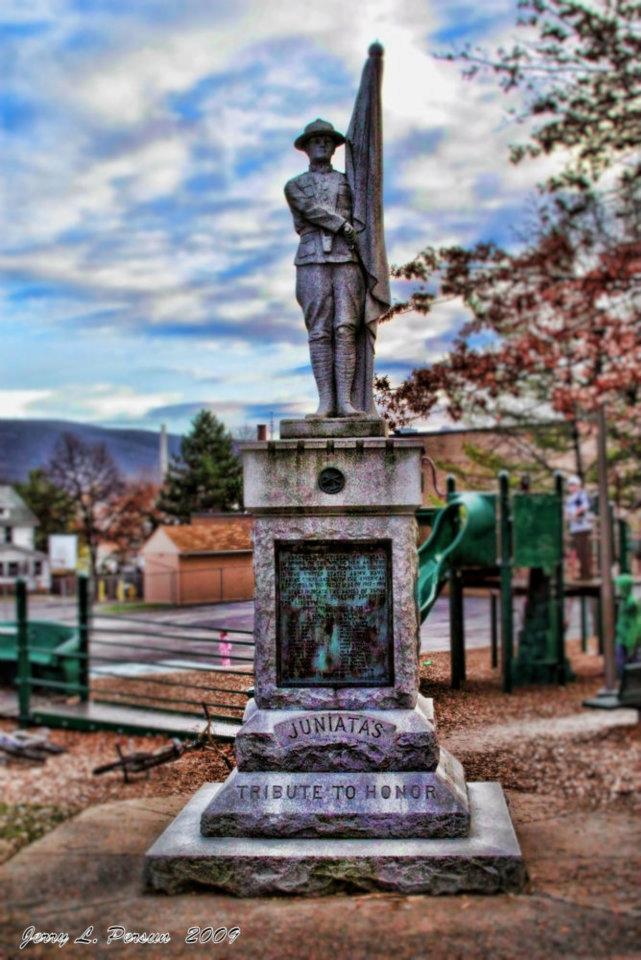 Zoom on the image : Juniata's Tribute To Honor