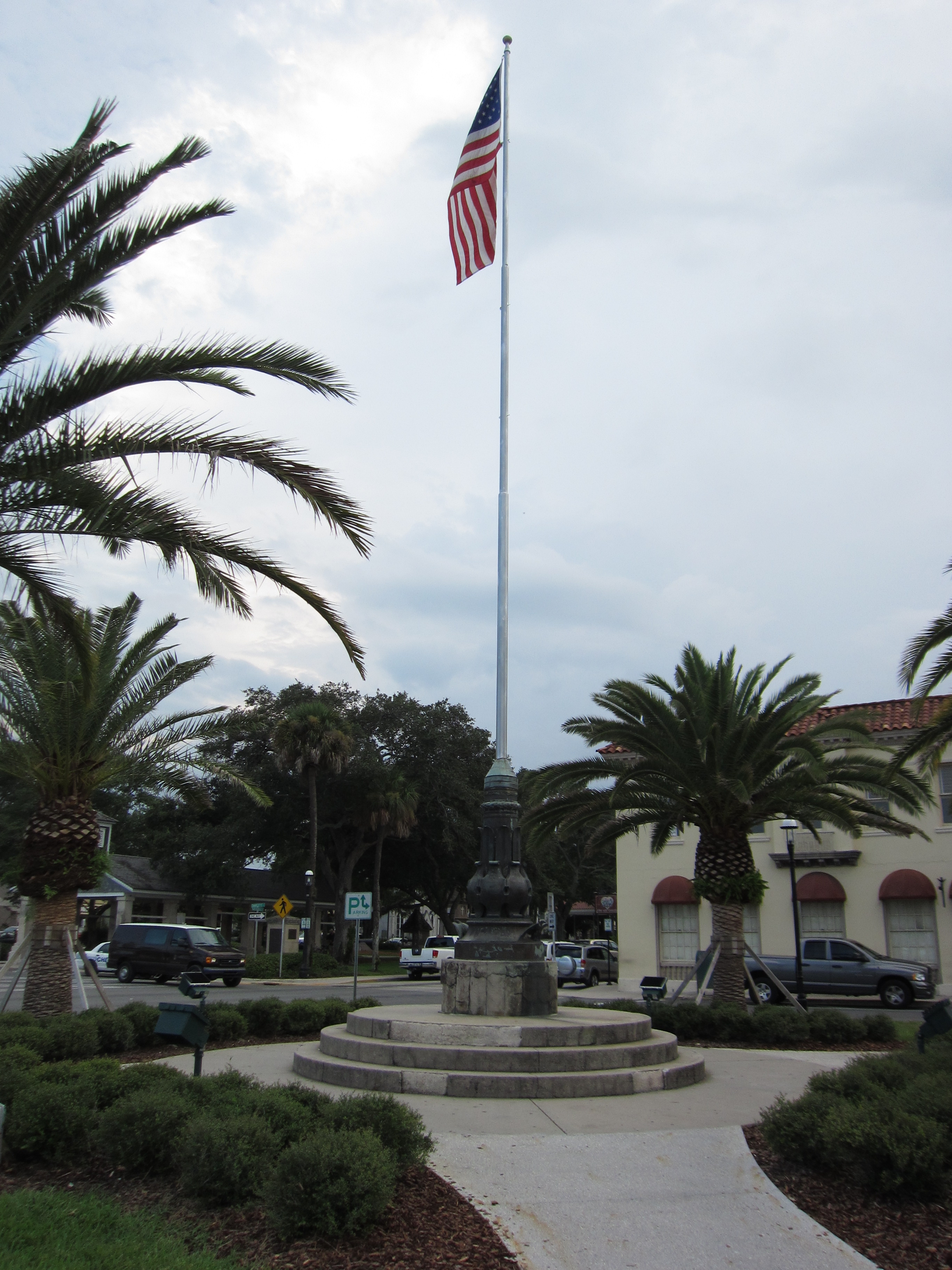 Zoom on the image : St. Augustine First World War Memorial