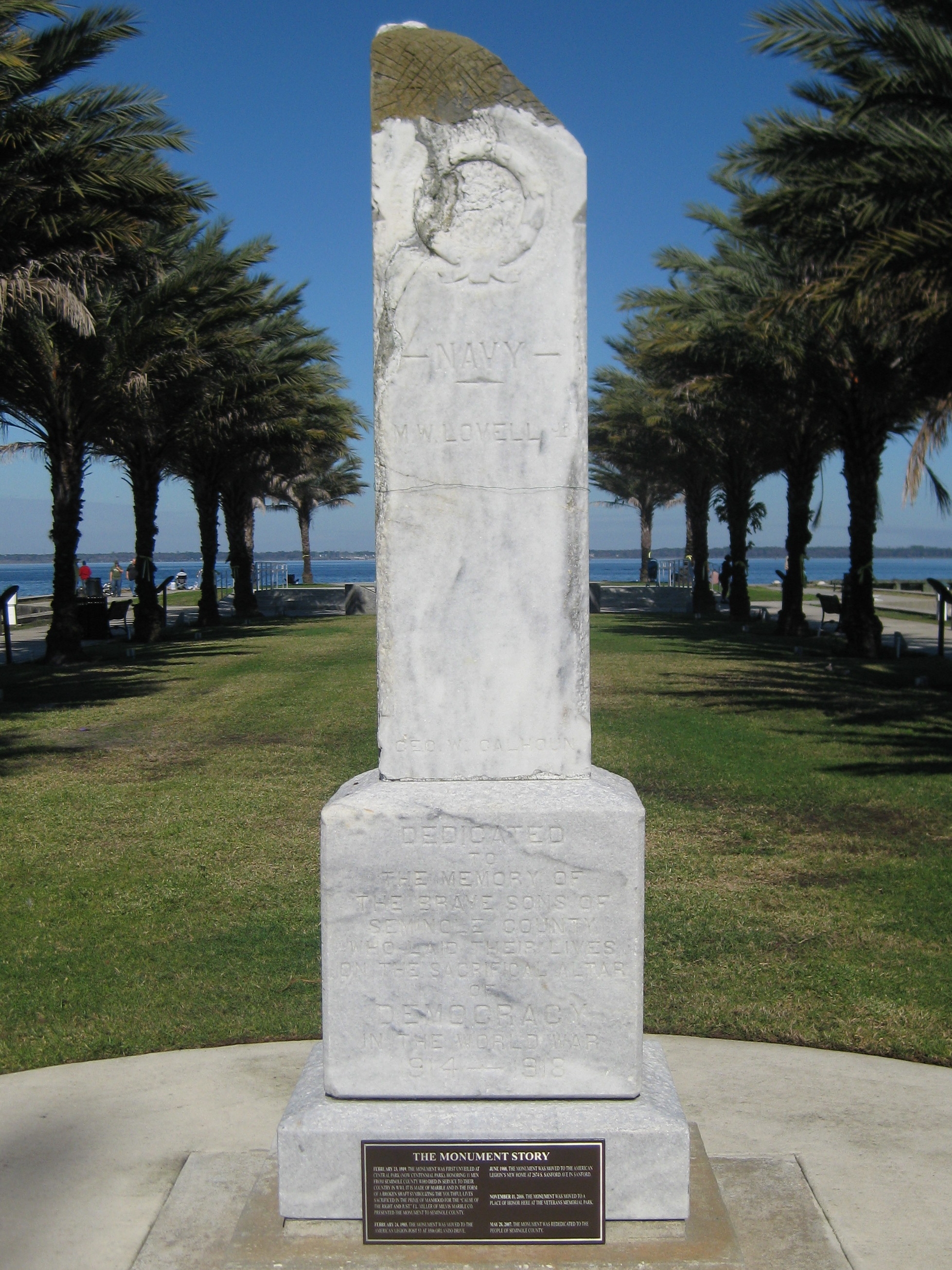 Zoom on the image : Seminole County World War Monument