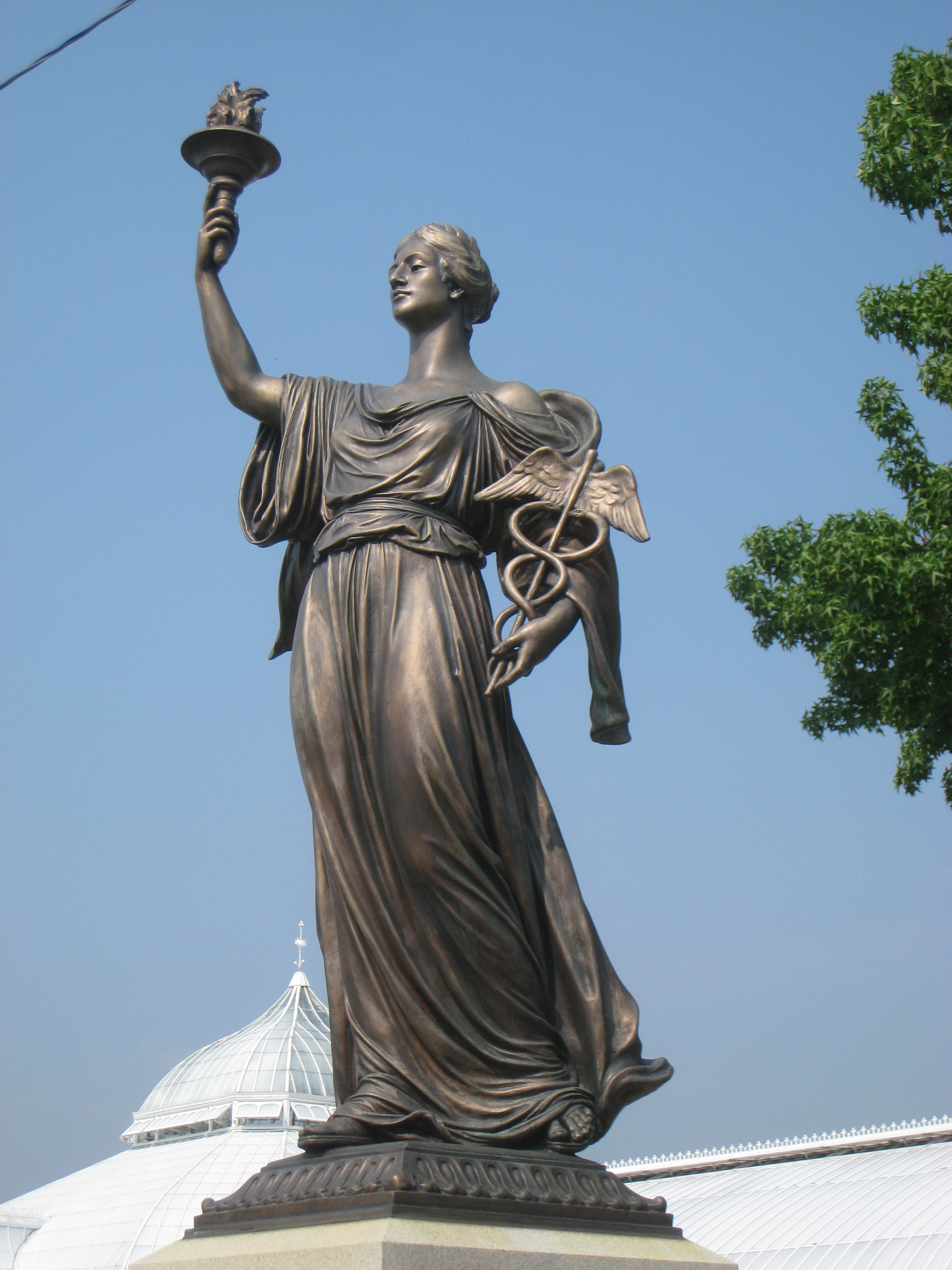 Zoom on the image : Hygeia - World War I Memorial
