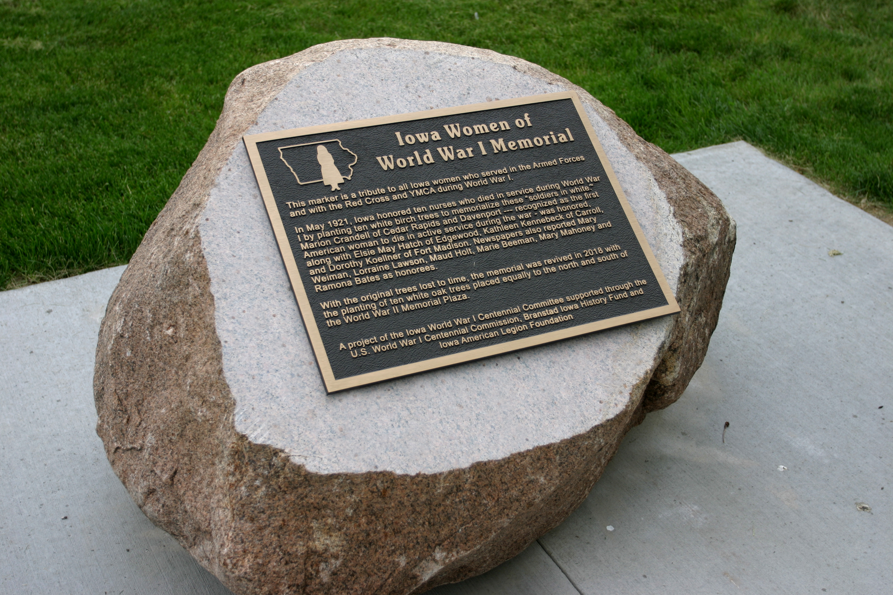 Zoom on the image : Women of Iowa World War 1 Memorial