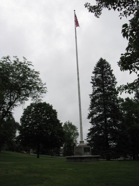 Zoom on the image : Harvard World War I Monument