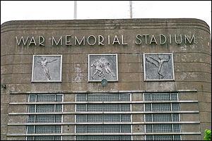 Zoom on the image : War Memorial Stadium