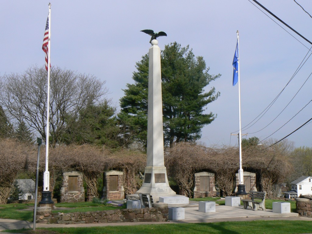 Zoom on the image : War Memorial on Worthington Ridge