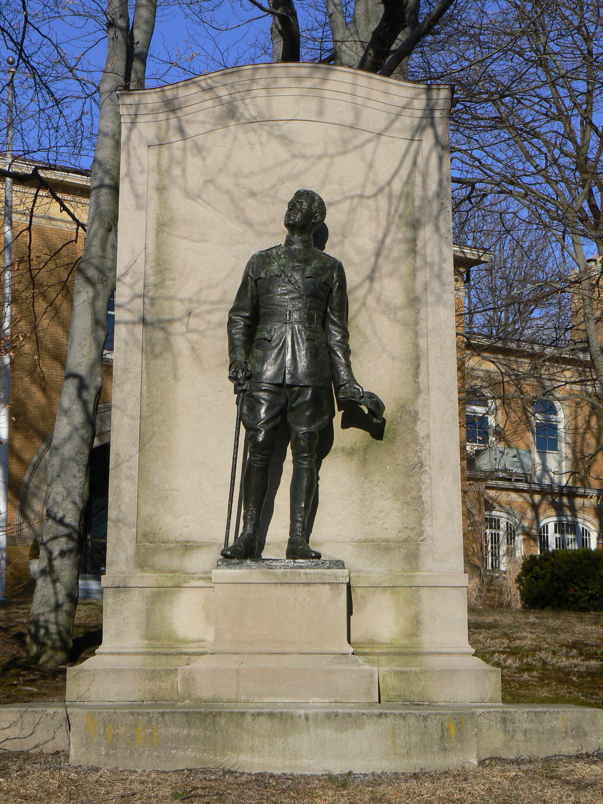 Zoom on the image : Bolling Memorial