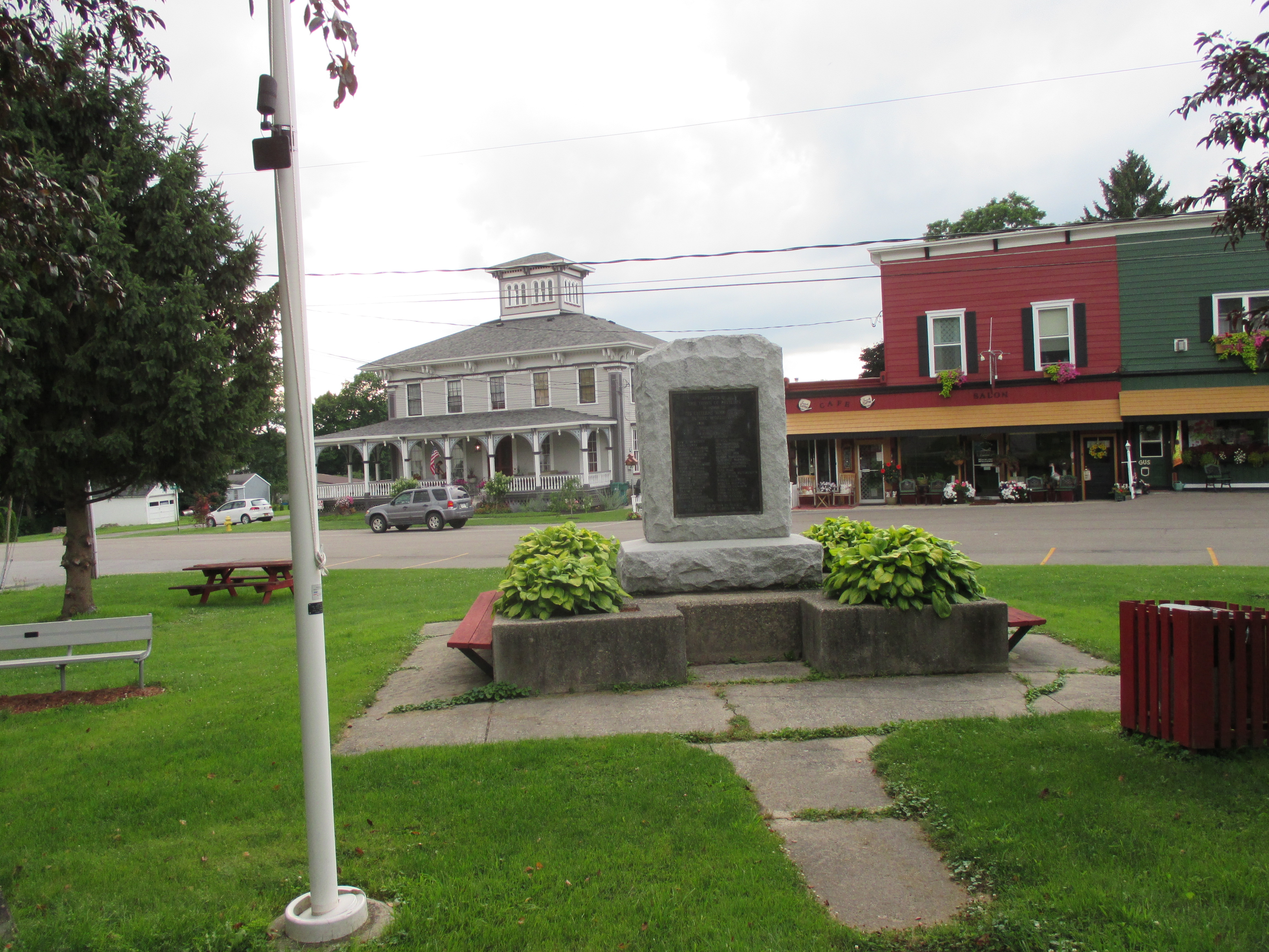 Zoom on the image : Pavilion World War I Memorial