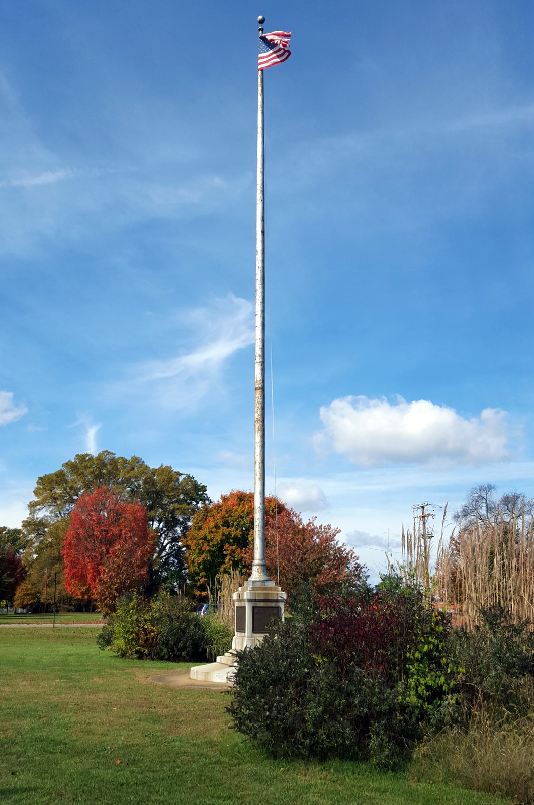Zoom on the image : "For God and Country" - Richmond WWI Memorial