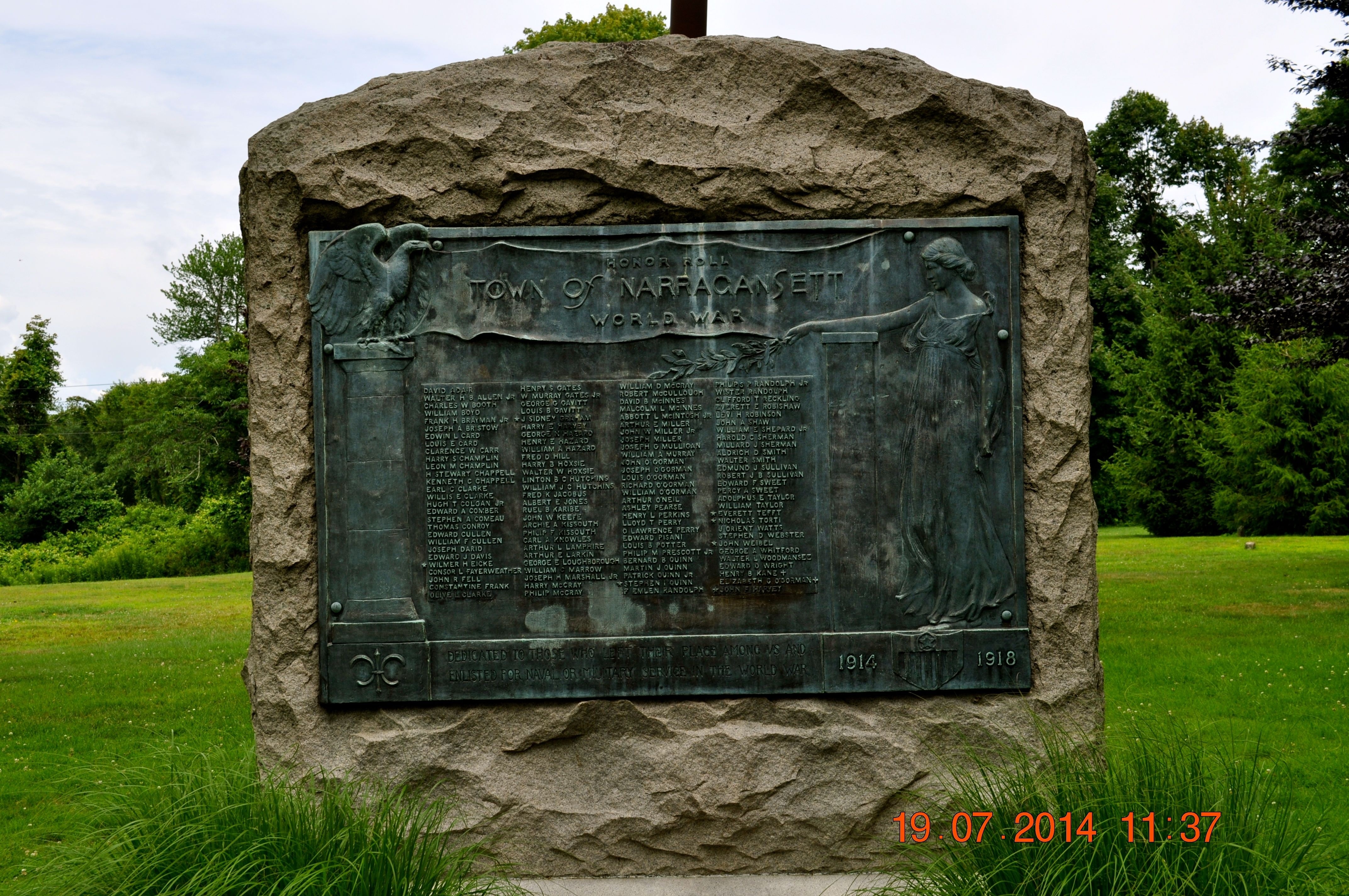 Zoom on the image : Narragansett World War Honor Roll