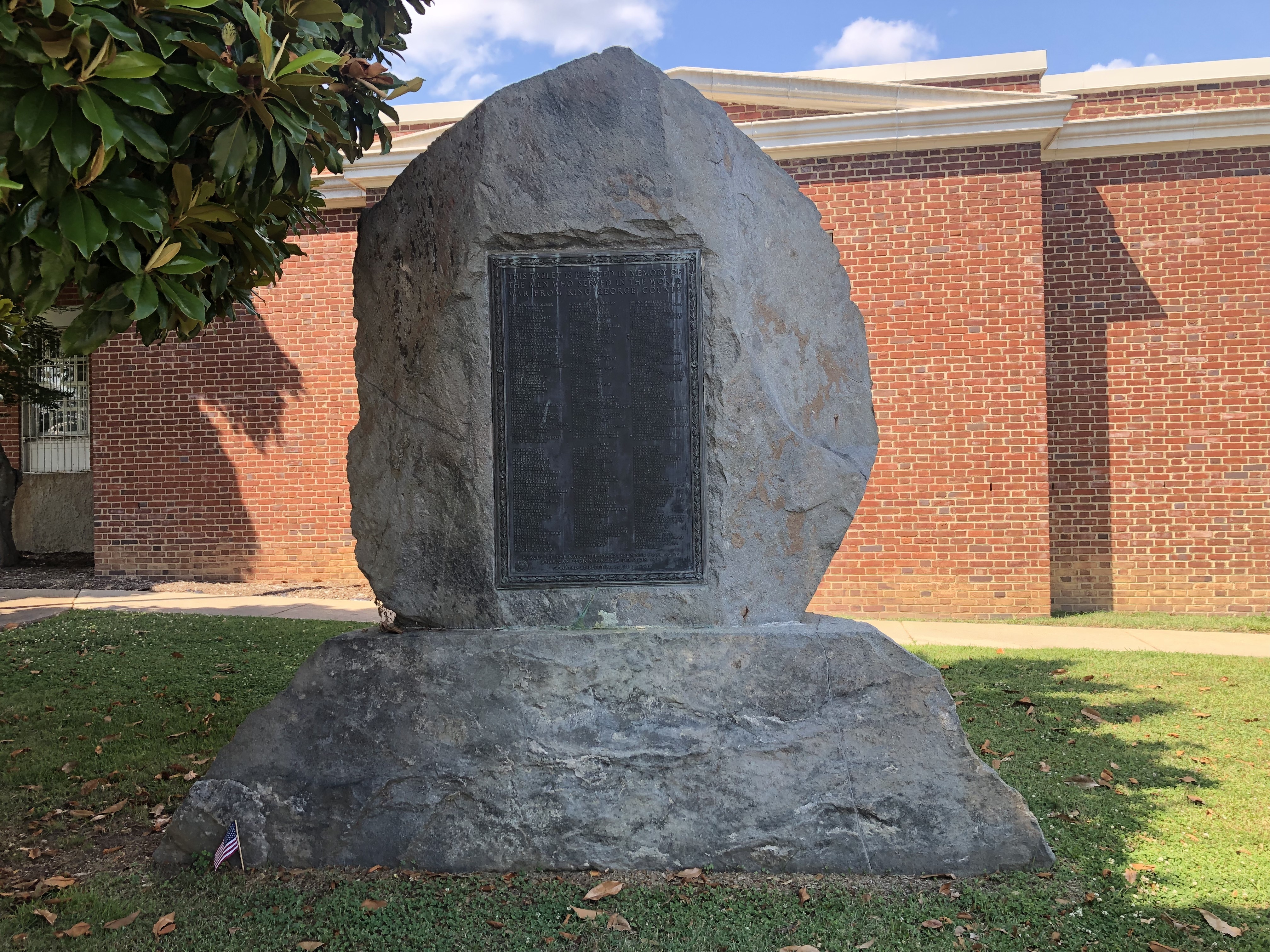 Zoom on the image : King George County WWI Monument