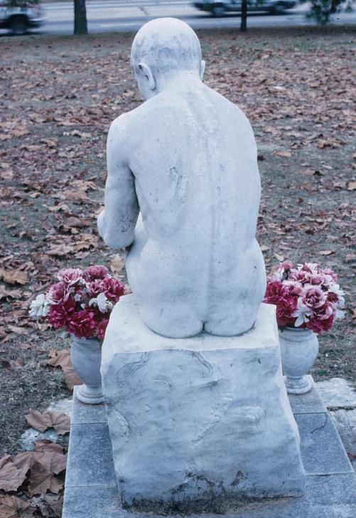 Zoom on the image : Stiles Memorial