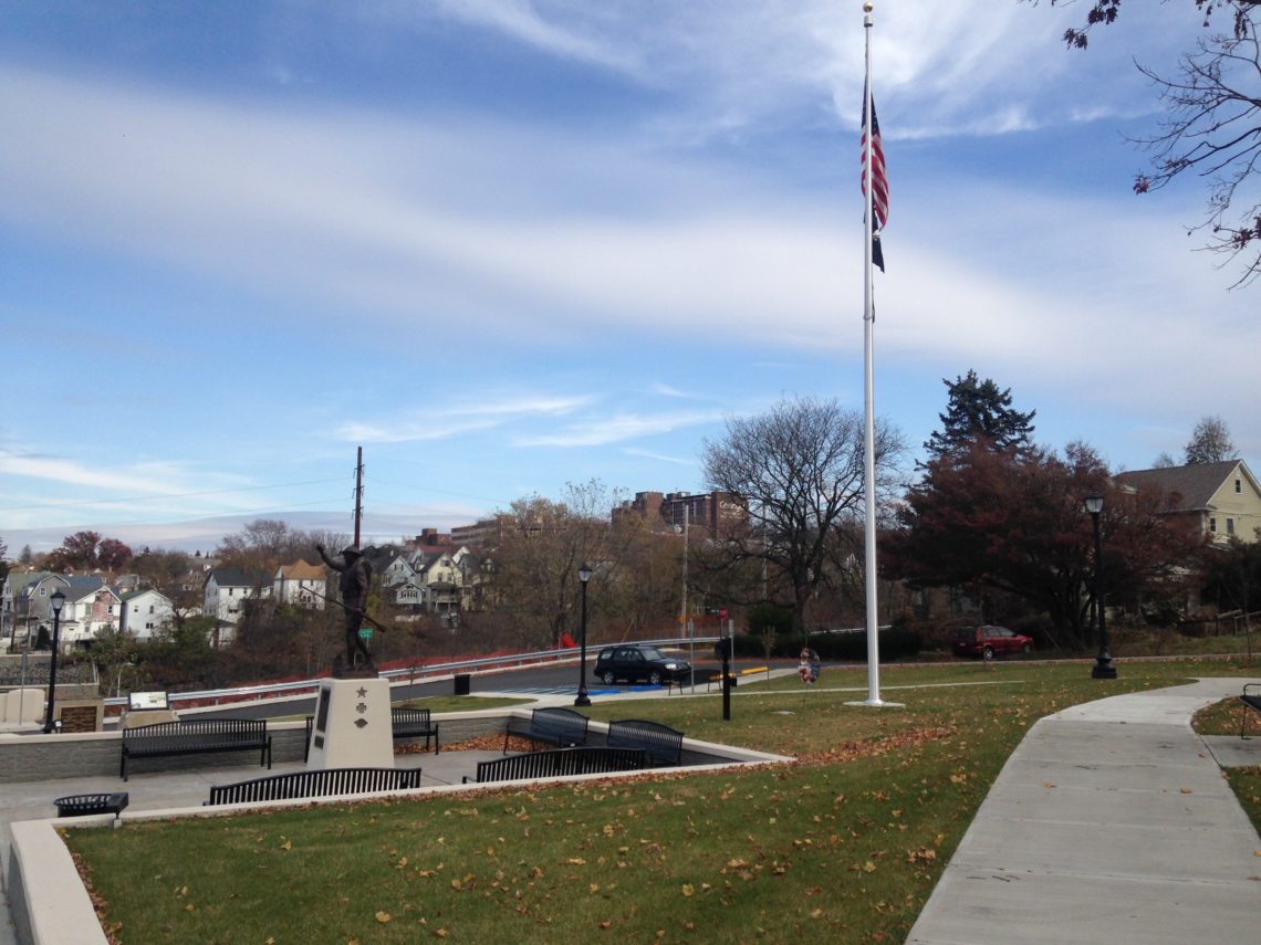 Zoom on the image : Col. Frank Duffy Memorial Bridge and Park