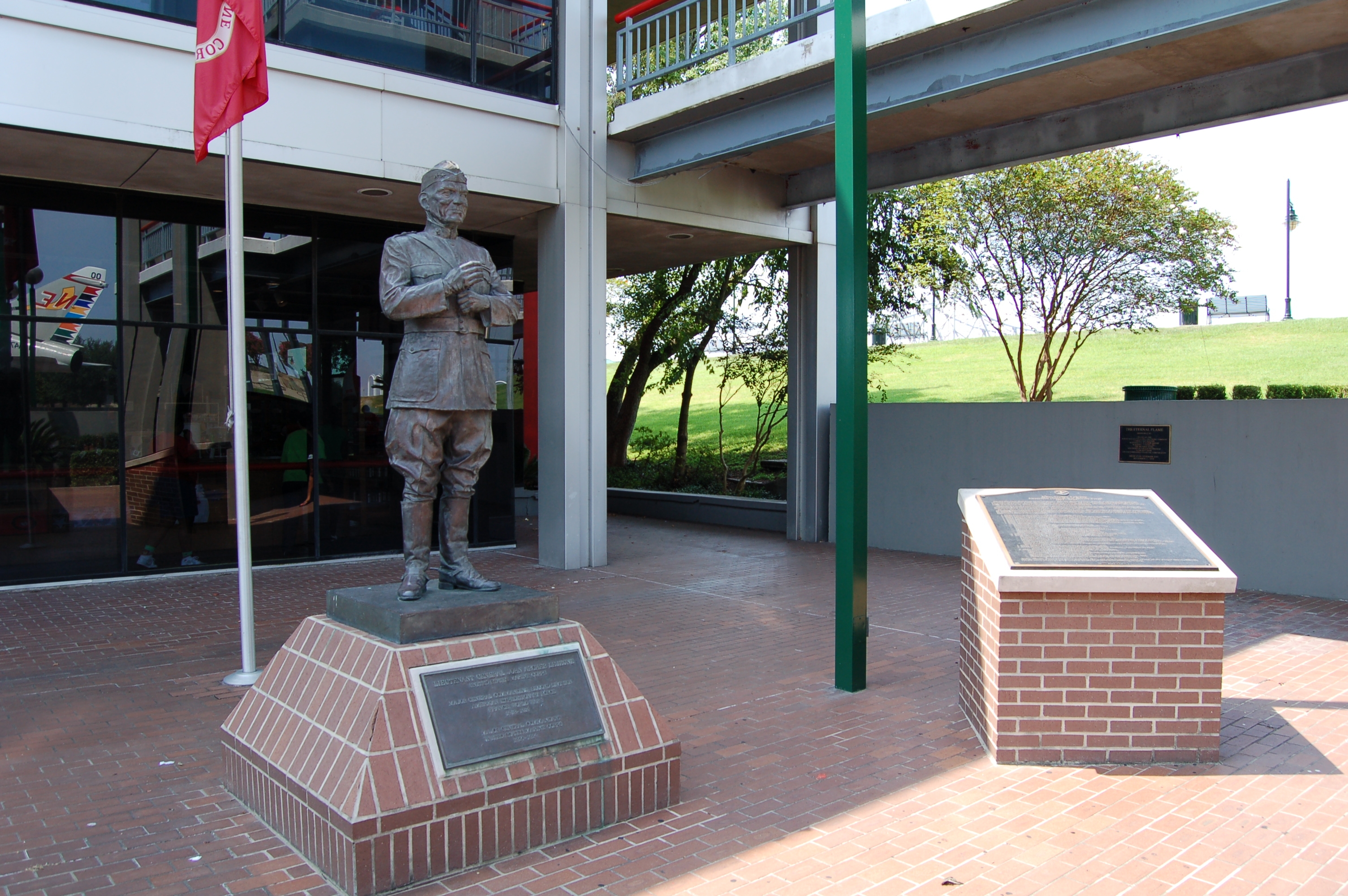 Zoom on the image : John A. Lejeune Lt. General, U.S. Marine Corps Monument