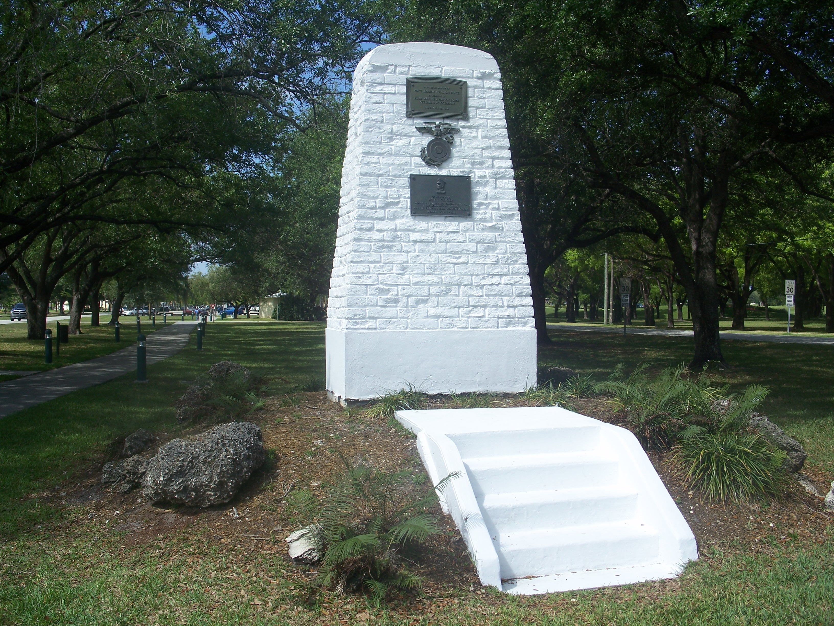 Zoom on the image : General Roy S. Geiger Memorial