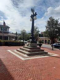 Zoom on the image : World War I Veterans Memorial