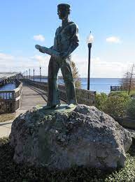 Zoom on the image : Palatka Doughboy and Sailor Memorial Statues 
