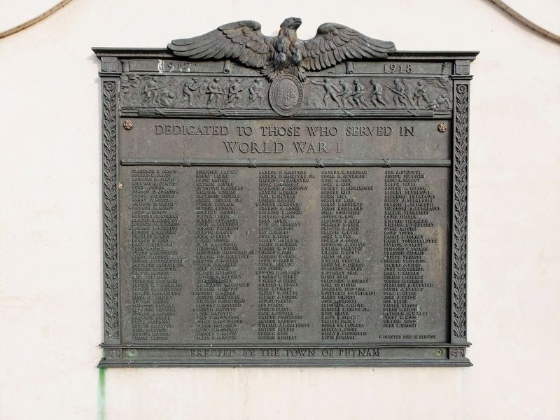 Zoom on the image : World War Memorial Plaques