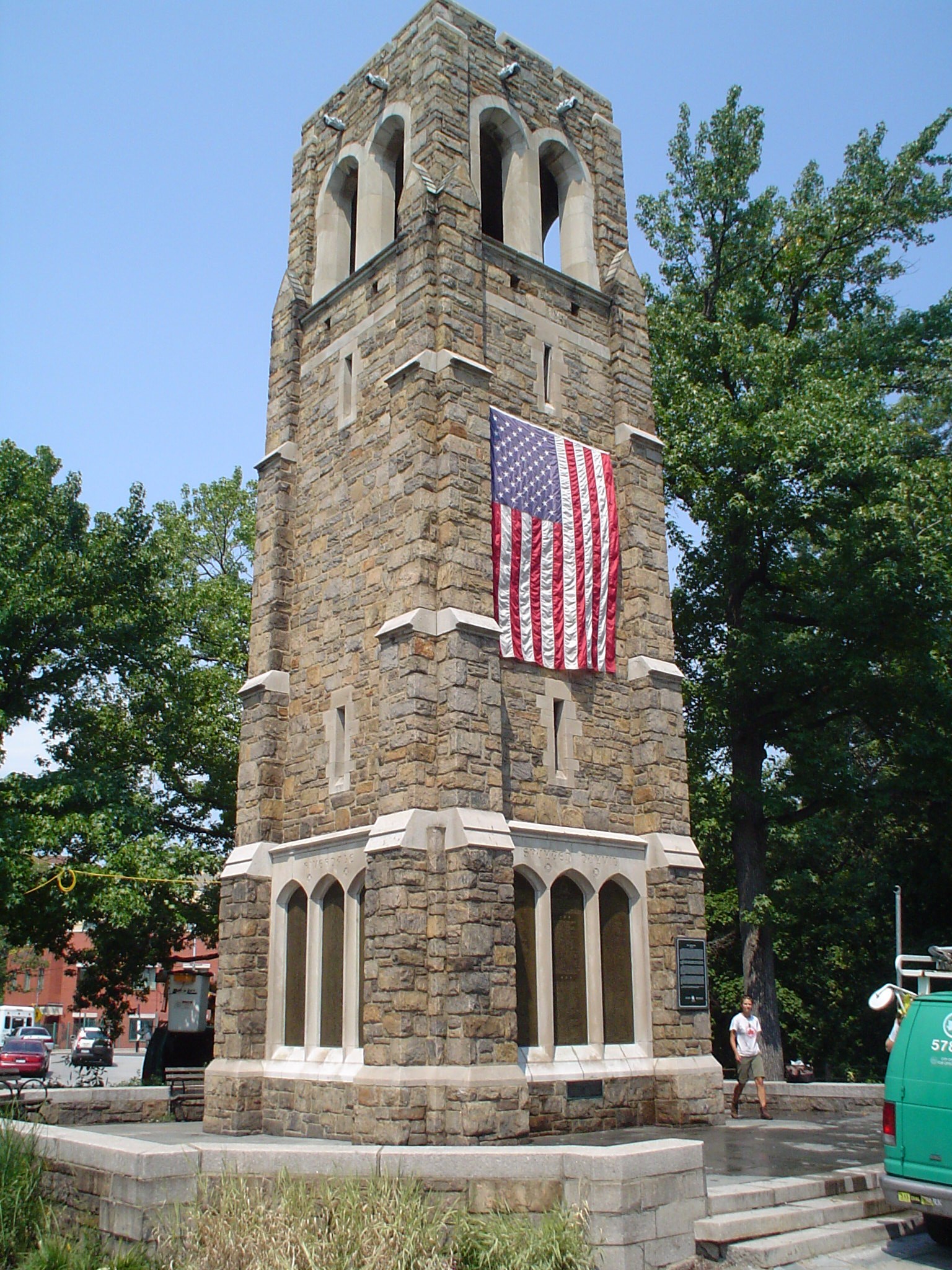 Zoom on the image : Kingsbridge War Memorial Bell Tower