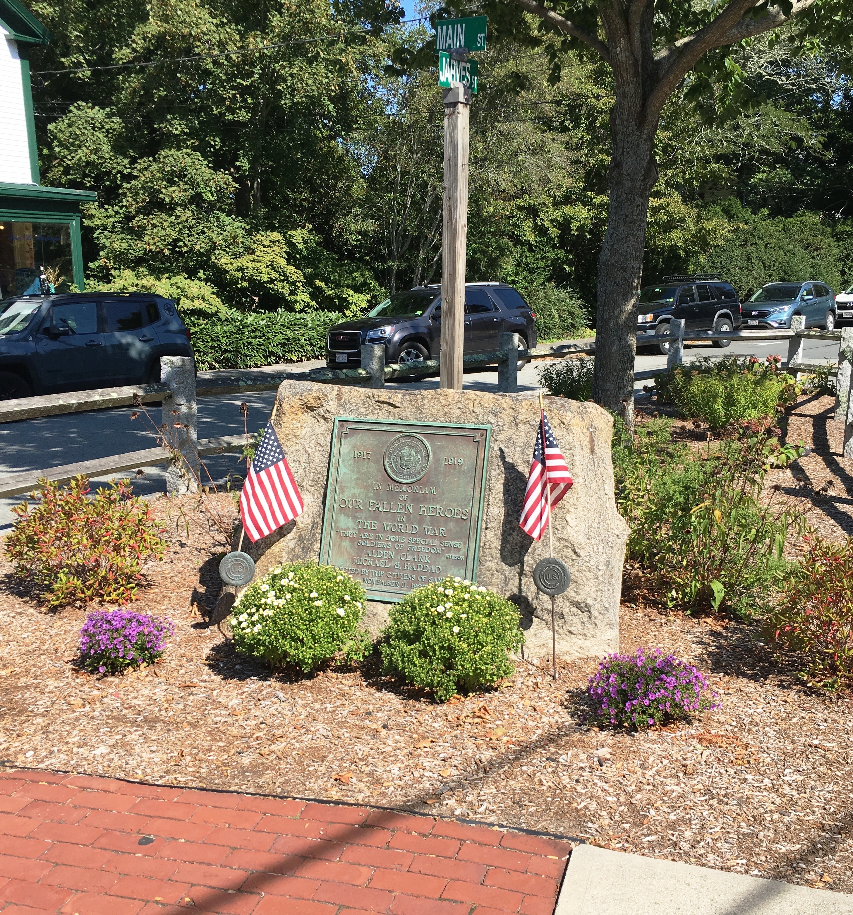 Zoom on the image : Fallen Heroes Memorial - Sandwich