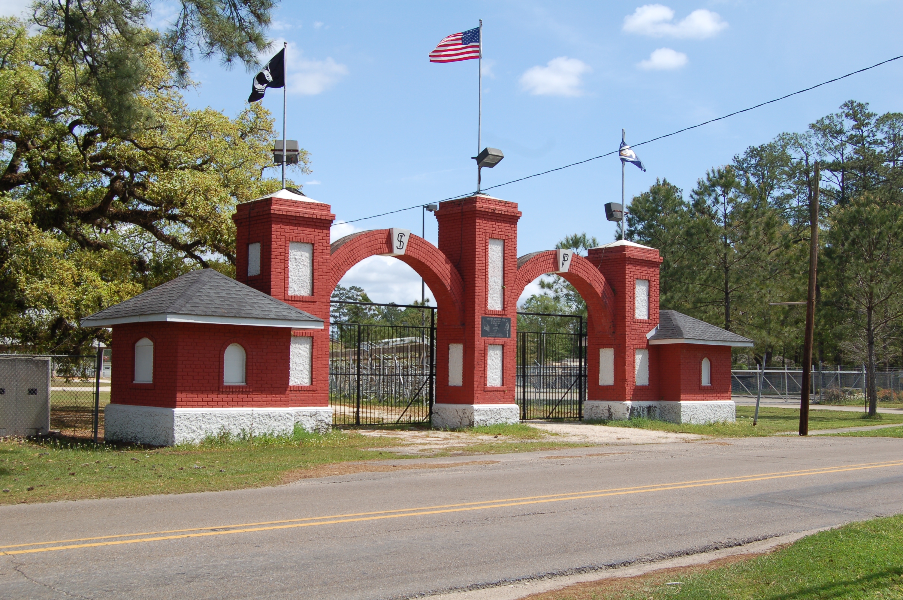 Zoom on the image : St. Tammany Parish WWI Memorial Arches Plaque