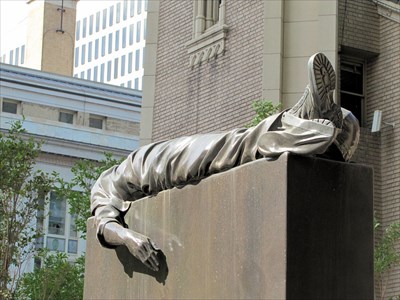 Zoom on the image : Veterans Memorial at the Church of the Holy Ghost