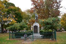 Zoom on the image : West Haven War Memorial