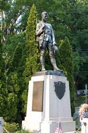 Zoom on the image : World War I Monument - Westport