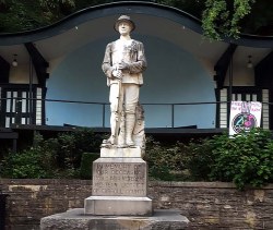 Zoom on the image : Doughboy Memorial