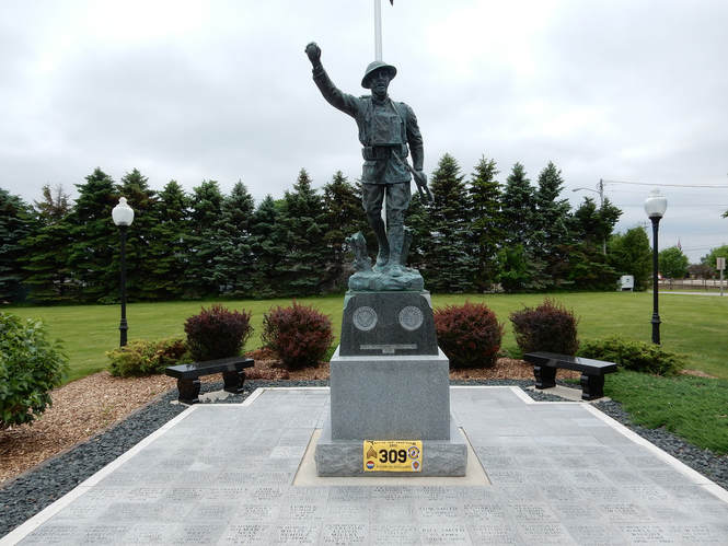 Zoom on the image : Markesan Doughboy Monument
