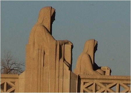 Zoom on the image : Memorial Bridge - Aurora